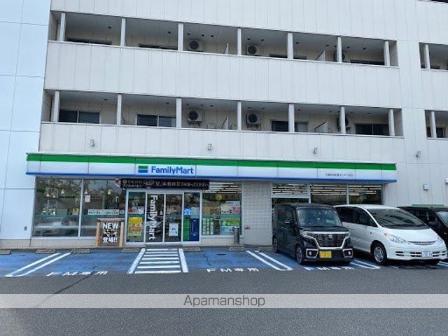 コンビニ　ファミリーマート（コンビニ）まで3564m