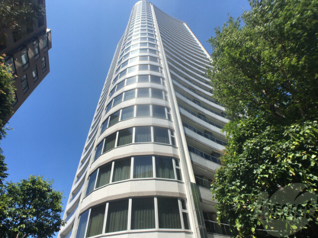 建物外観　札幌市中央区北１条西「シティタワー円山神宮鳥居前」