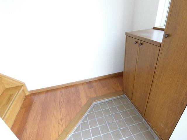 玄関　収納もある玄関です