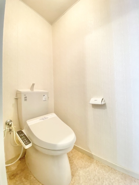 トイレ　※同物件別部屋のお写真を転用しております。