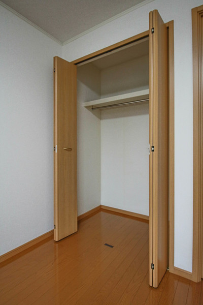 収納　同じ建物の別のお部屋