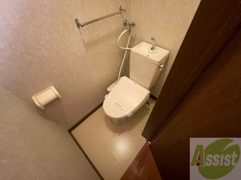 トイレ　トイレです。ウォシュレット付を探している方、おすすめです。