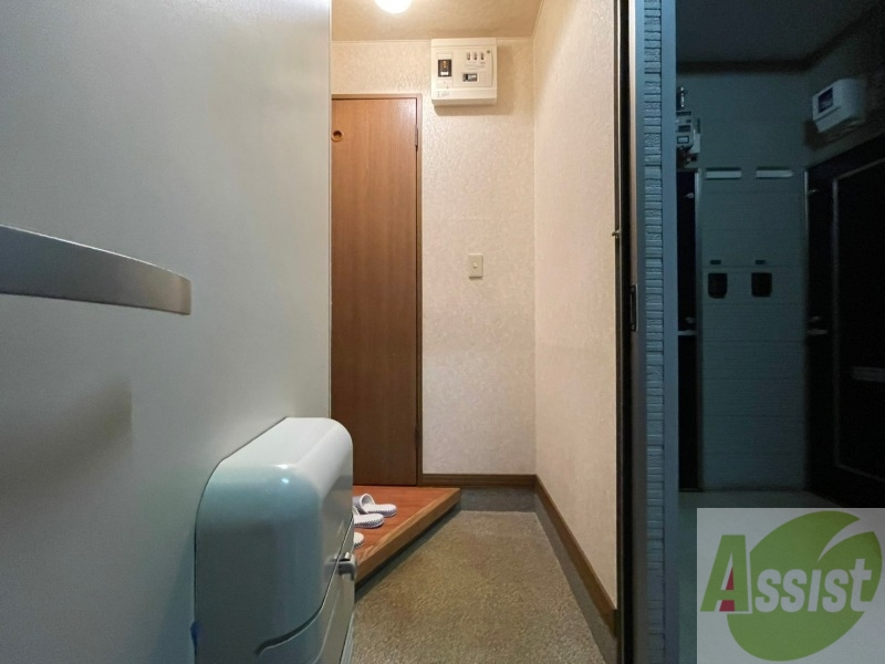 玄関　玄関の様子です。明るい印象ですね。気分もあがりそう。