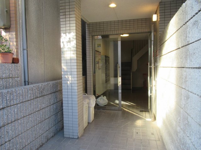 エントランス　建物の内部です
