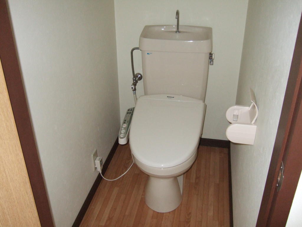 トイレ　人気の温水便座！