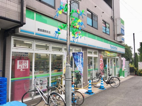 コンビニ　ファミリーマート 豊島千早一丁目店（コンビニ）まで628m