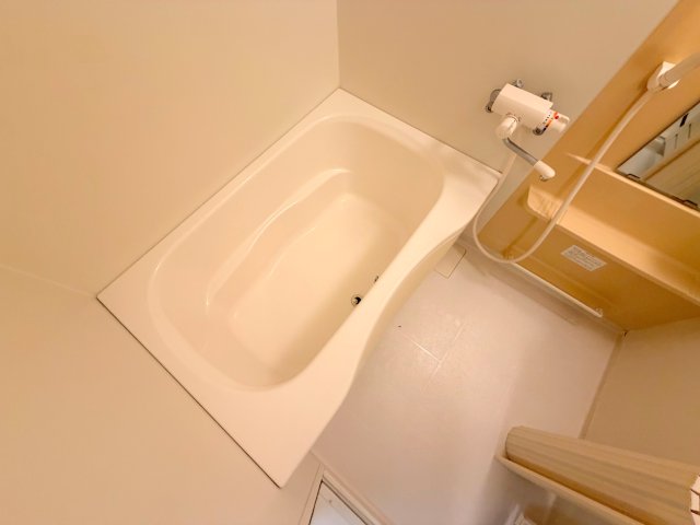 バス・シャワールーム　ゆったりと入るなら、お風呂とトイレとは別々が嬉しいですよね。