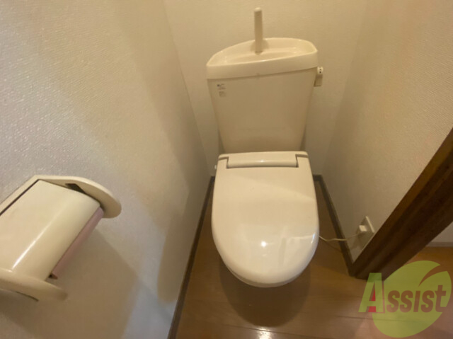 トイレ　トイレとお風呂が別なので清潔に使えて嬉しいですね。