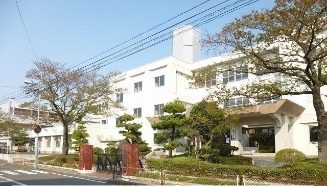 小学校　岩沼市立岩沼小学校（小学校）まで570m