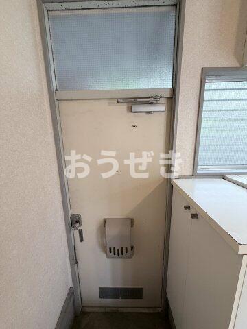 玄関　?