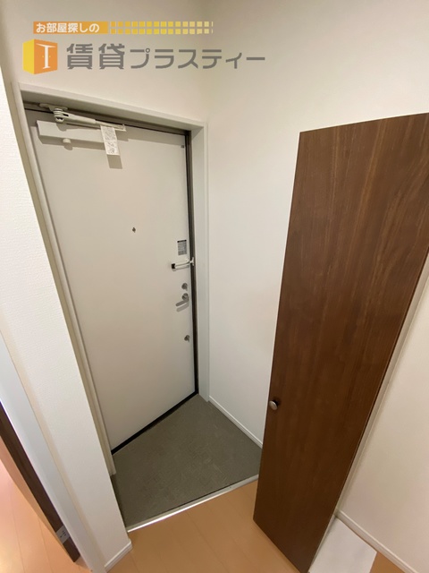 玄関　シューズボックスあります