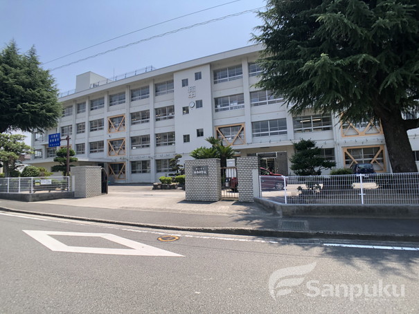 中学校　拓南中学校（中学校）まで638m
