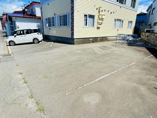 駐車場　駐車場