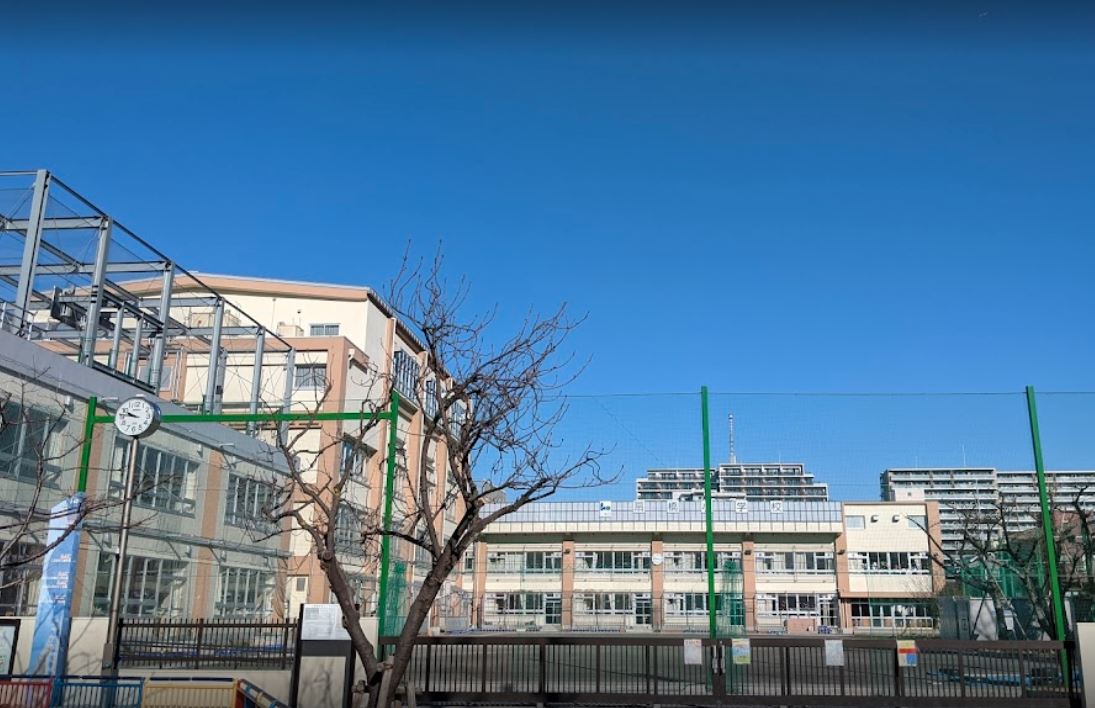 小学校　江東区立扇橋小学校（小学校）まで707m