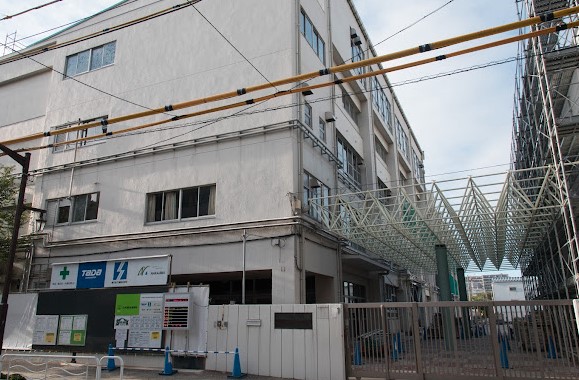 中学校　江東区立深川第四中学校（中学校）まで891m