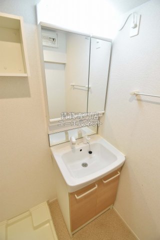 洗面設備　シャワー付洗面台