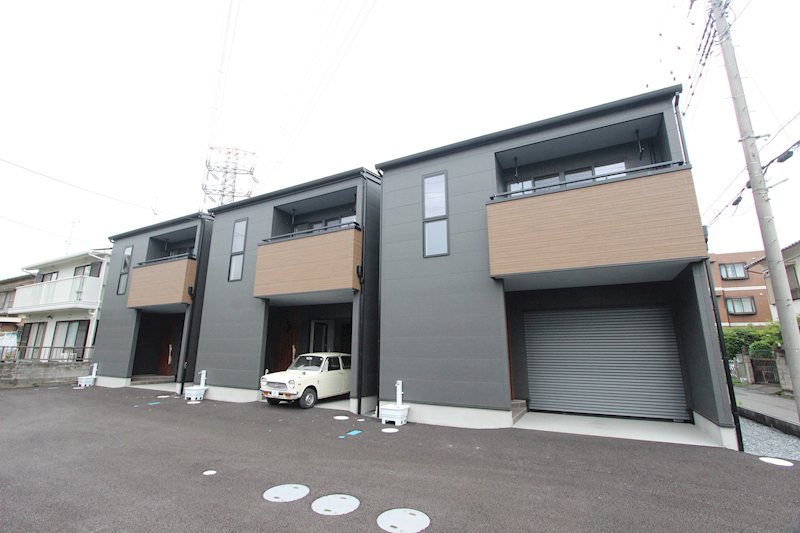 建物外観　ハイクオリティ賃貸ガレージハウス★ガレージと住居スペースが融