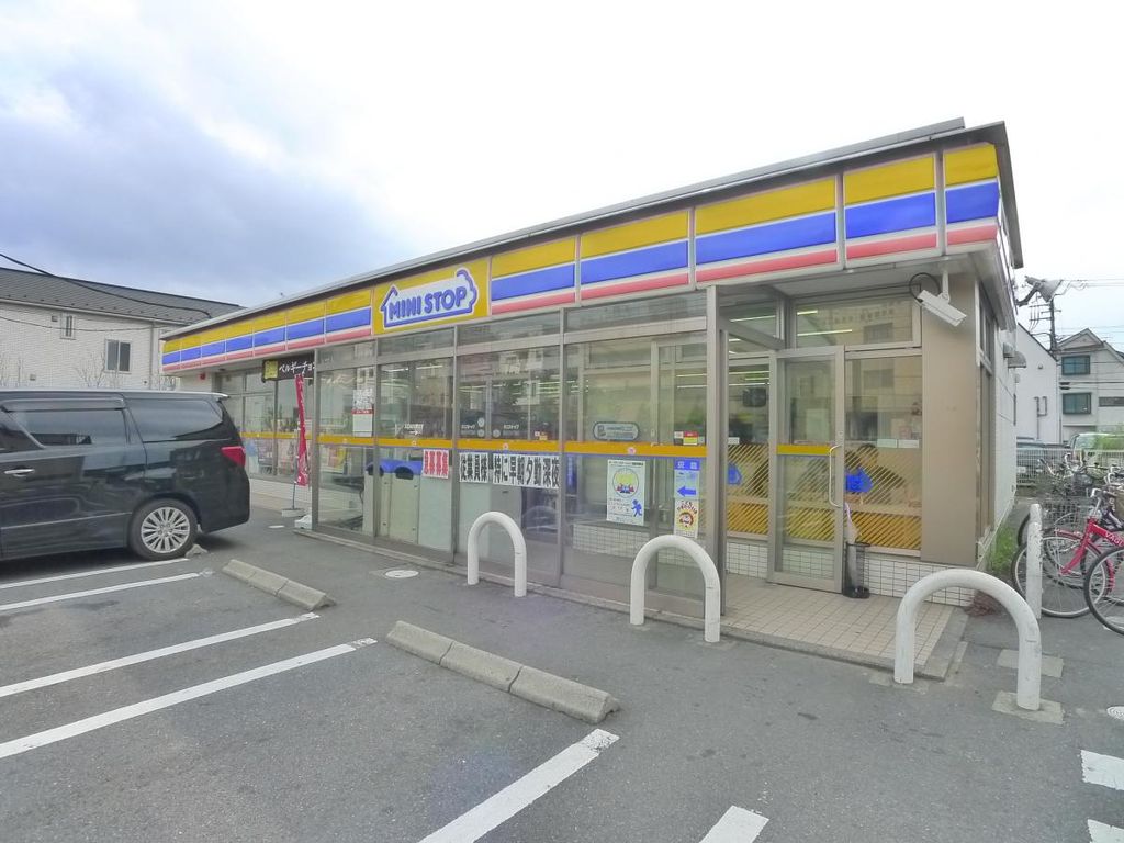 コンビニ　ミニストップ南水元4丁目店（コンビニ）まで360m