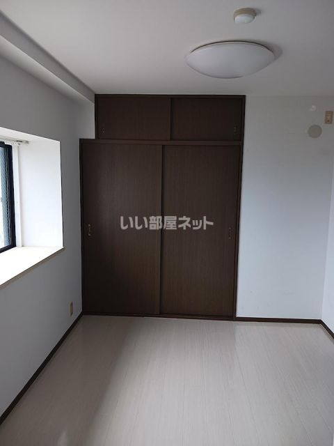ユーロハイツ浜岡の居間写真