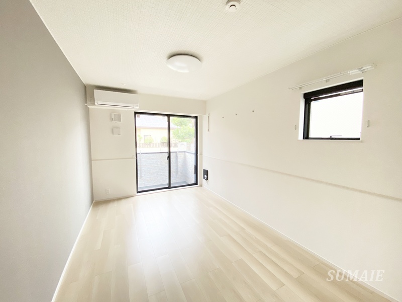 居室・リビング　2面採光の角部屋です