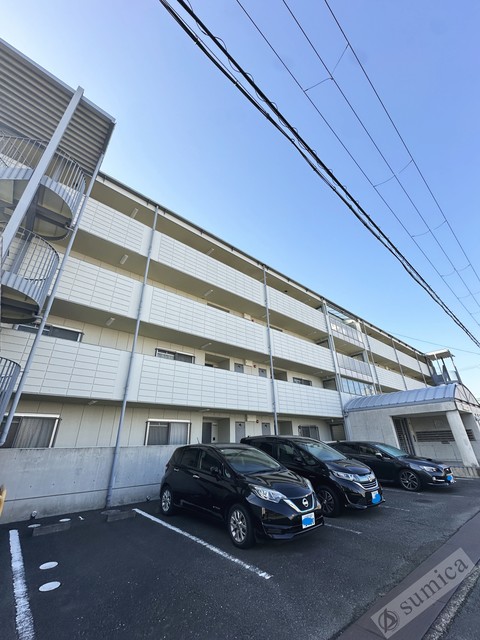 その他共有部分　広々とした敷地内駐車場を完備♪♪