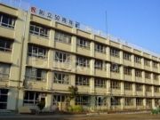 小学校　葛飾区立二上小学校（小学校）まで610m