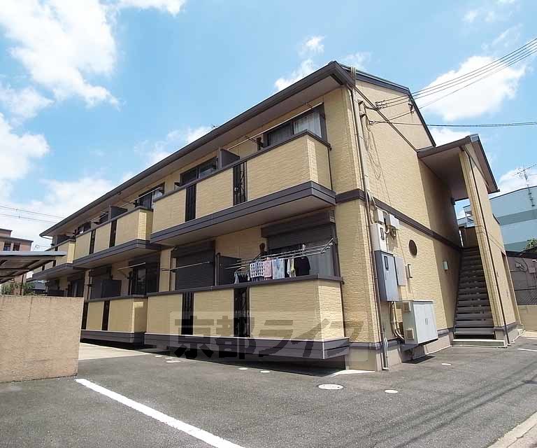 建物外観　桃山南口駅まで約１００メートル。