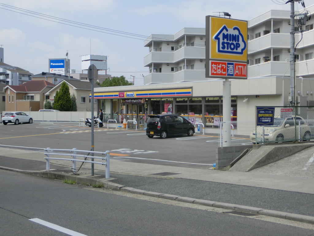 コンビニ　ミニストップ神戸大津和店（コンビニ）まで137m