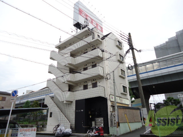 建物外観　５階建てのマンション