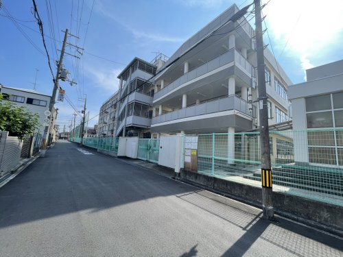 中学校　東大阪市立上小阪中学校（中学校）まで2942m