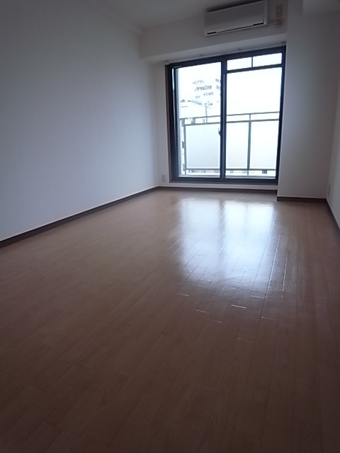 居室・リビング　採光良好、明るいお部屋です。