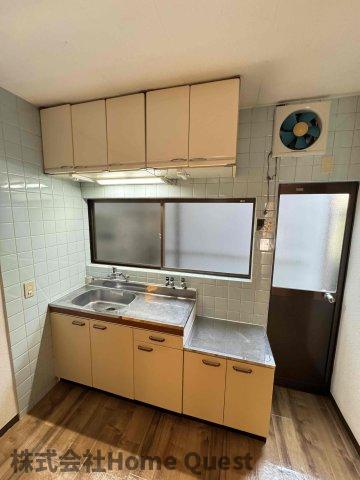 足代2丁目貸家のキッチン写真