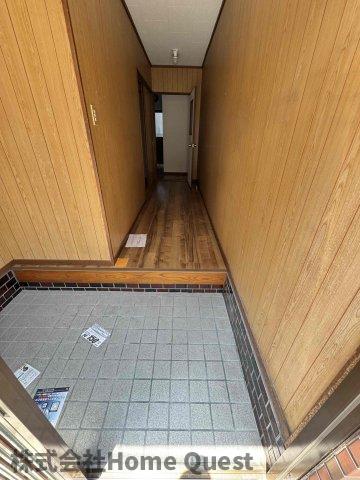 足代2丁目貸家の玄関写真
