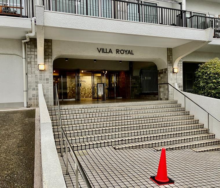 エントランス　建物の内部です
