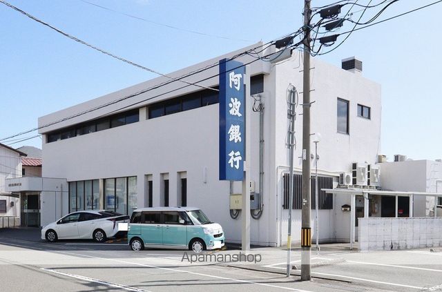 銀行　（株）阿波銀行／川内支店（銀行）まで341m