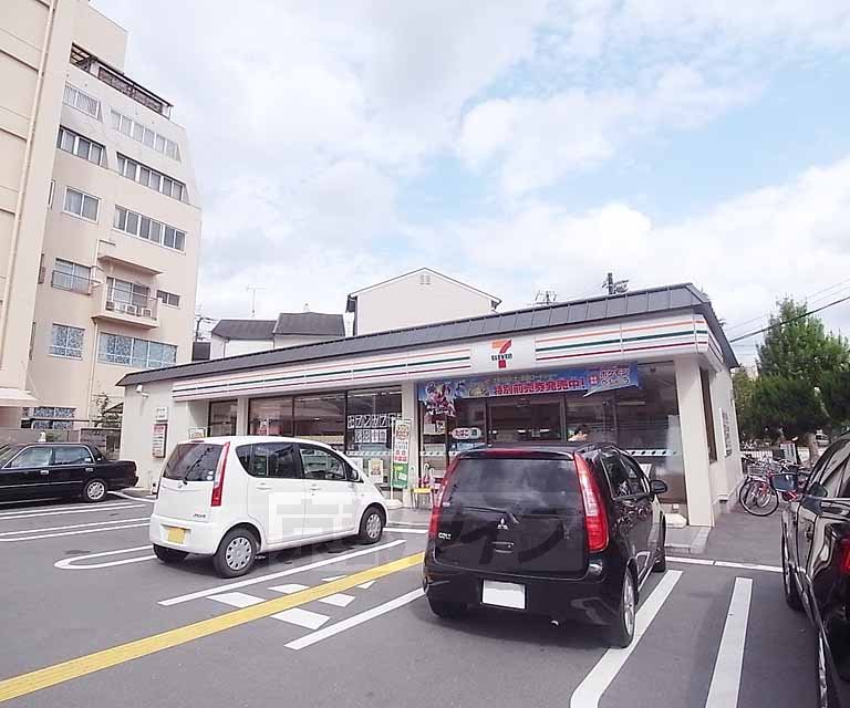 コンビニ　セブンイレブン一乗寺北大丸町店（コンビニ）まで200m