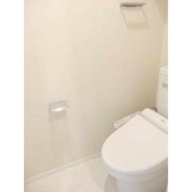 トイレ　※写真は同タイプ住戸です。