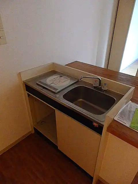 キッチン　コンパクトなキッチンで掃除もラクラク