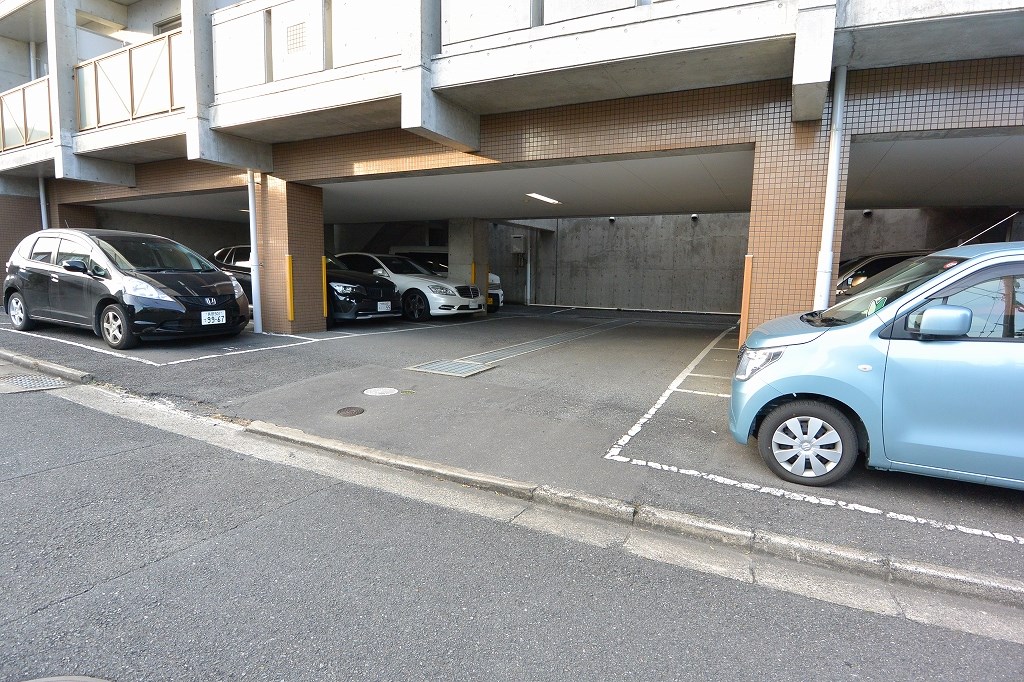 駐車場　駐車場