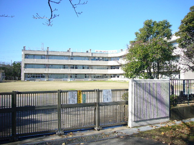 小学校　浦安市立東小学校（小学校）まで452m