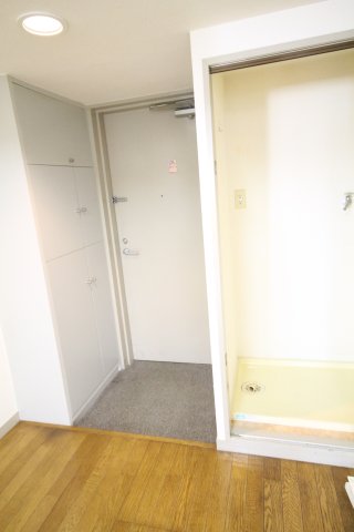 玄関　使いやすい洗面所です