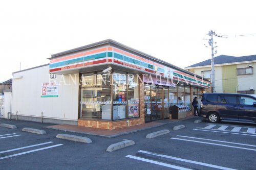 コンビニ　セブンイレブン 草加氷川町西（コンビニ）まで158m