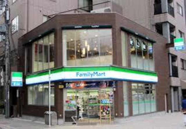 コンビニ　ファミリーマート西天満四丁目店（コンビニ）まで130m
