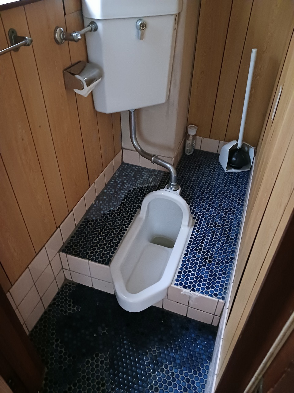トイレ　トイレは全部で３か所付き