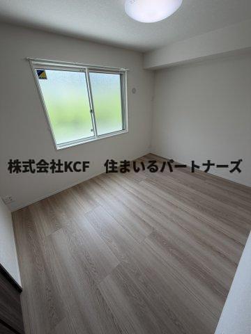 居室・リビング　個人の部屋や寝室として使える洋室です