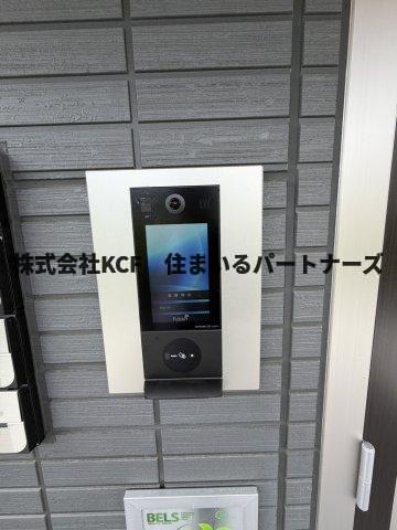 セキュリティ　収納もある玄関です