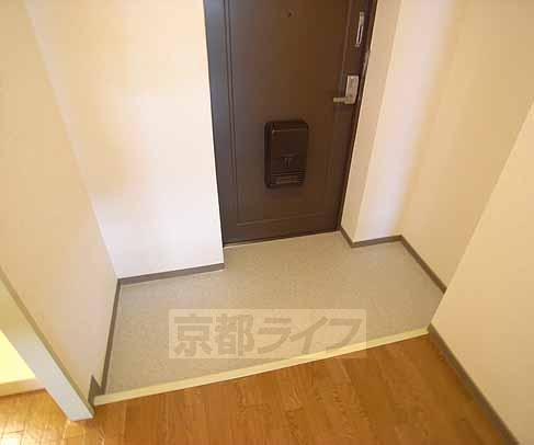 玄関　広くシューズボックスも置けます。