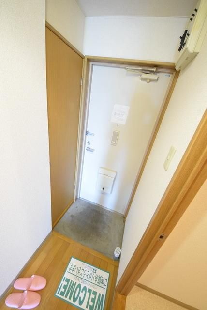 玄関　玄関収納付
