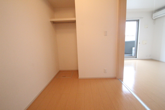 収納　※別部屋の写真です