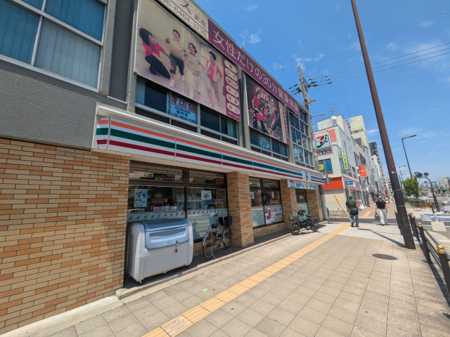 コンビニ　セブンイレブン　大阪四貫島２丁目店（コンビニ）まで220m